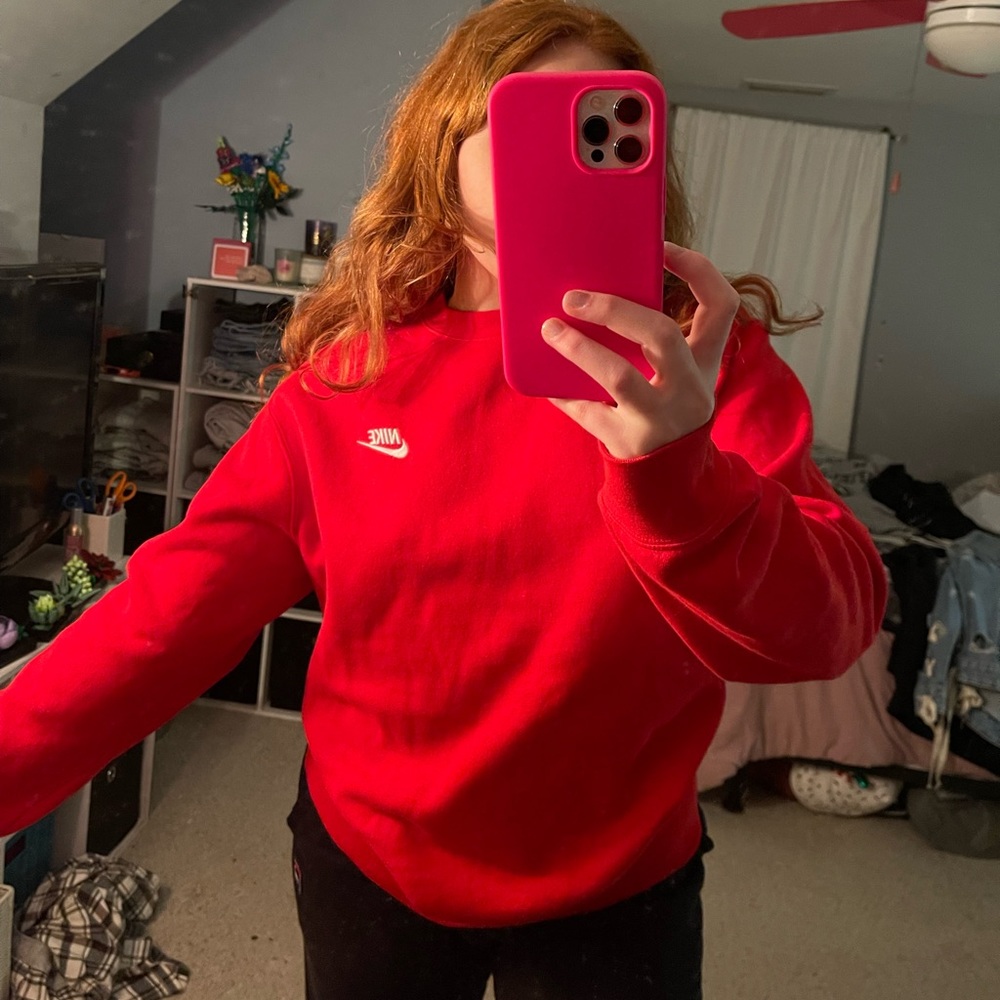 Red Nike Crewneck ❤️